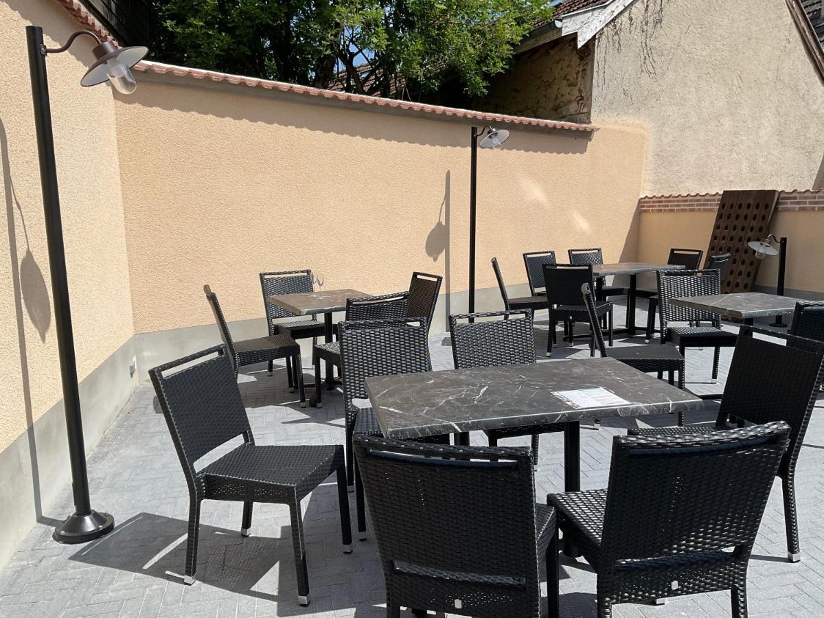 Les Loges Du Theatre Degustation Champagne Offerte Jacuzzi Sauna Jeux Velos Maison Prive 150M2 Historique 14Pers Max Emplacement Exceptionnel Et Chic, 200M De L'Avenue De Champagne, Gare, Musee, Jardins, Restaurations, Toutes Commodites 埃佩尔奈 外观 照片