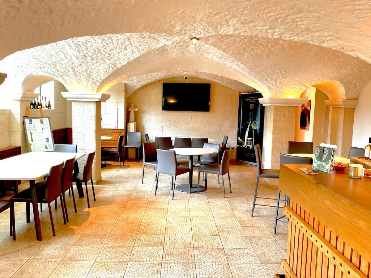 Les Loges Du Theatre Degustation Champagne Offerte Jacuzzi Sauna Jeux Velos Maison Prive 150M2 Historique 14Pers Max Emplacement Exceptionnel Et Chic, 200M De L'Avenue De Champagne, Gare, Musee, Jardins, Restaurations, Toutes Commodites 埃佩尔奈 外观 照片
