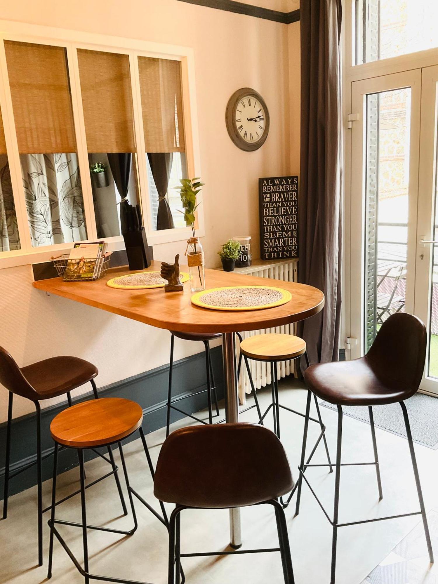 Les Loges Du Theatre Degustation Champagne Offerte Jacuzzi Sauna Jeux Velos Maison Prive 150M2 Historique 14Pers Max Emplacement Exceptionnel Et Chic, 200M De L'Avenue De Champagne, Gare, Musee, Jardins, Restaurations, Toutes Commodites 埃佩尔奈 外观 照片