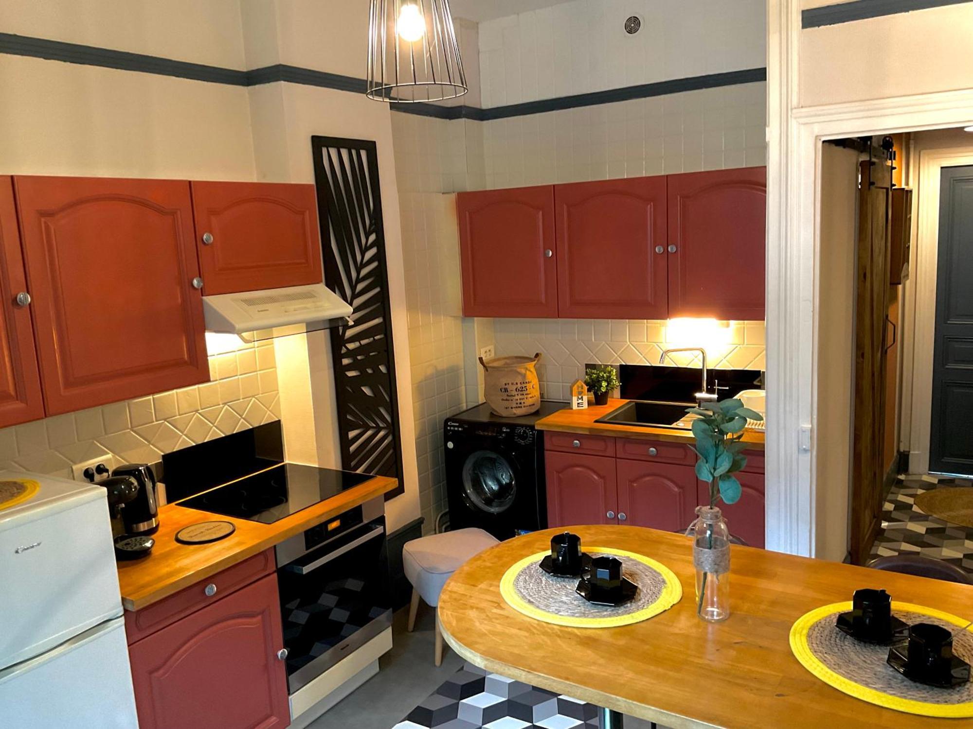 Les Loges Du Theatre Degustation Champagne Offerte Jacuzzi Sauna Jeux Velos Maison Prive 150M2 Historique 14Pers Max Emplacement Exceptionnel Et Chic, 200M De L'Avenue De Champagne, Gare, Musee, Jardins, Restaurations, Toutes Commodites 埃佩尔奈 外观 照片