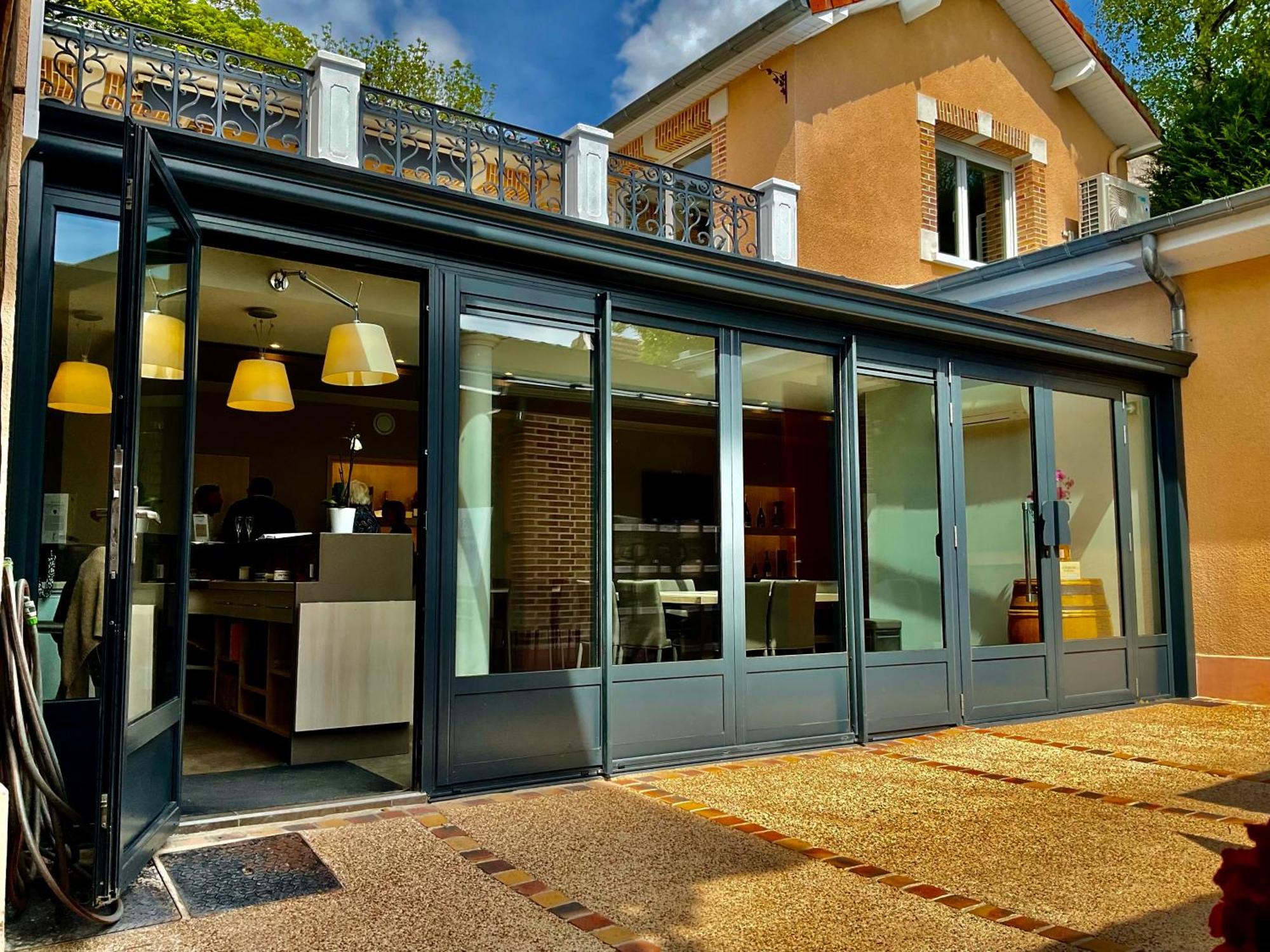 Les Loges Du Theatre Degustation Champagne Offerte Jacuzzi Sauna Jeux Velos Maison Prive 150M2 Historique 14Pers Max Emplacement Exceptionnel Et Chic, 200M De L'Avenue De Champagne, Gare, Musee, Jardins, Restaurations, Toutes Commodites 埃佩尔奈 外观 照片
