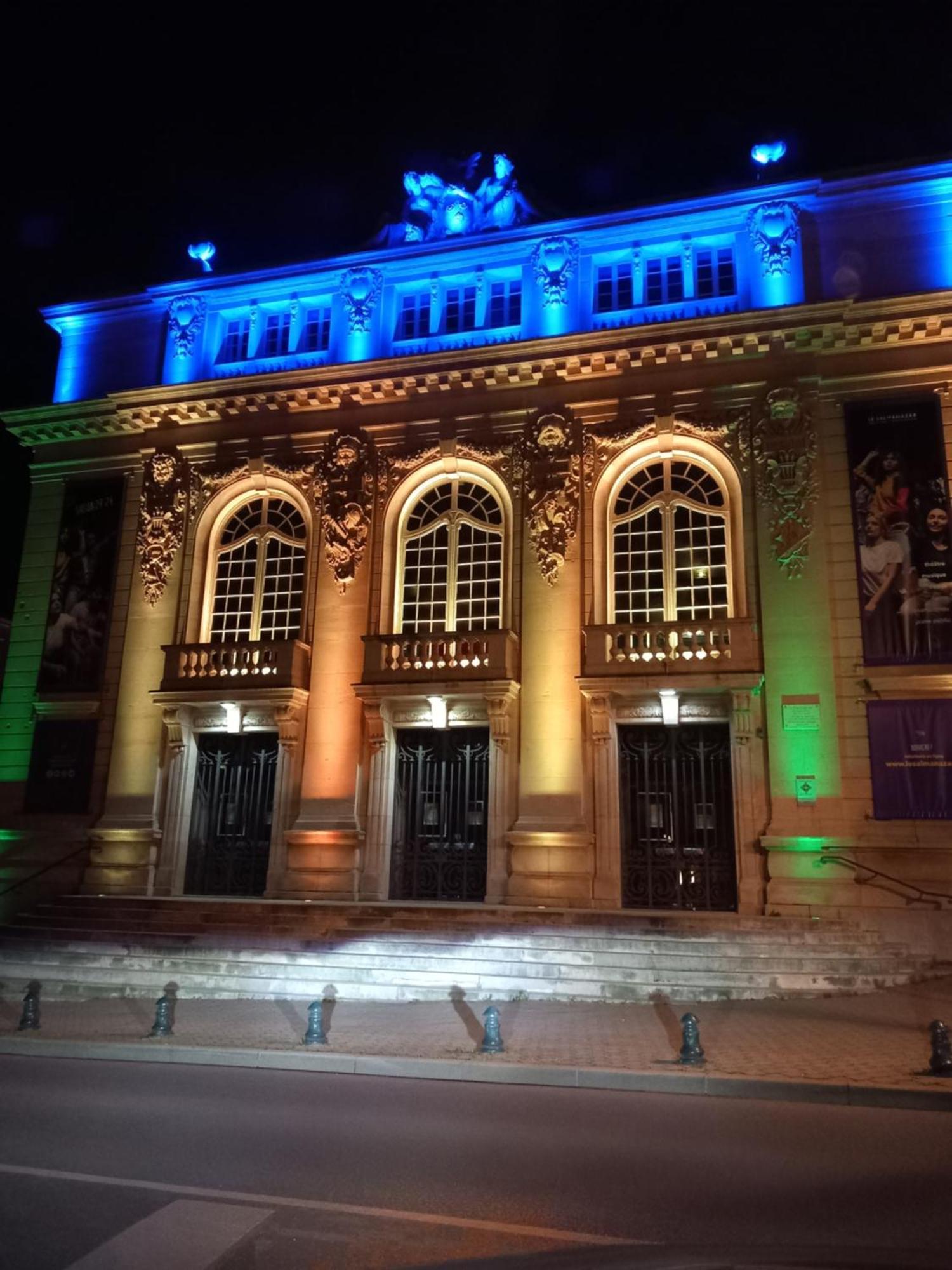Les Loges Du Theatre Degustation Champagne Offerte Jacuzzi Sauna Jeux Velos Maison Prive 150M2 Historique 14Pers Max Emplacement Exceptionnel Et Chic, 200M De L'Avenue De Champagne, Gare, Musee, Jardins, Restaurations, Toutes Commodites 埃佩尔奈 外观 照片