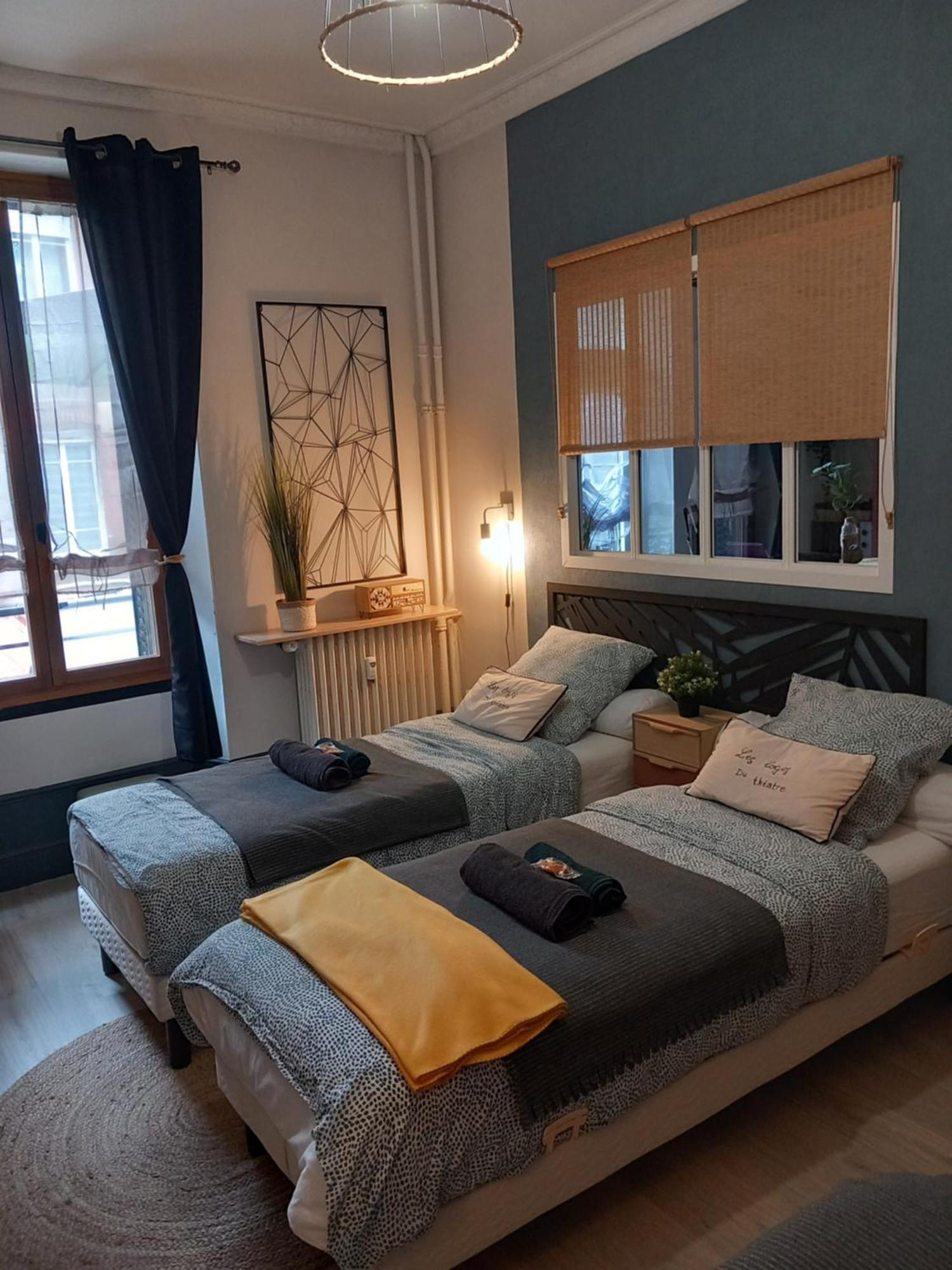 Les Loges Du Theatre Degustation Champagne Offerte Jacuzzi Sauna Jeux Velos Maison Prive 150M2 Historique 14Pers Max Emplacement Exceptionnel Et Chic, 200M De L'Avenue De Champagne, Gare, Musee, Jardins, Restaurations, Toutes Commodites 埃佩尔奈 外观 照片