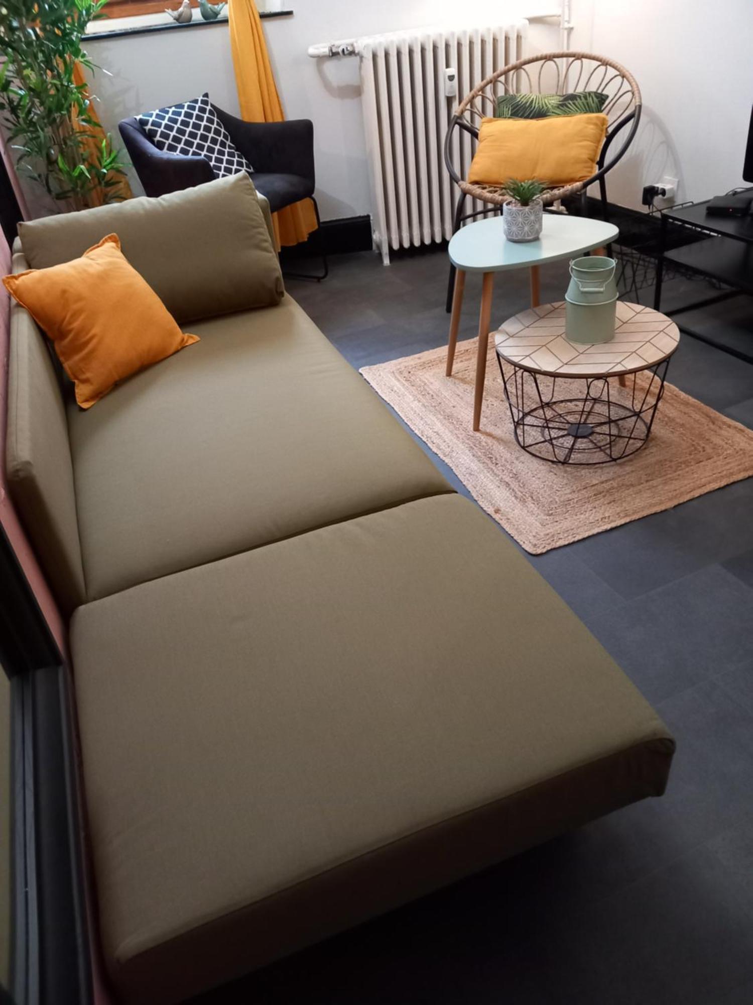 Les Loges Du Theatre Degustation Champagne Offerte Jacuzzi Sauna Jeux Velos Maison Prive 150M2 Historique 14Pers Max Emplacement Exceptionnel Et Chic, 200M De L'Avenue De Champagne, Gare, Musee, Jardins, Restaurations, Toutes Commodites 埃佩尔奈 外观 照片