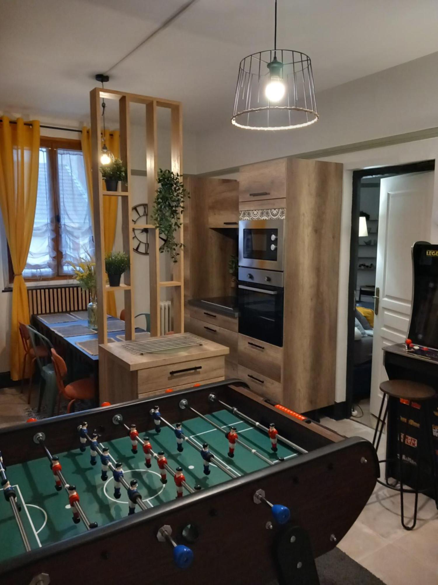 Les Loges Du Theatre Degustation Champagne Offerte Jacuzzi Sauna Jeux Velos Maison Prive 150M2 Historique 14Pers Max Emplacement Exceptionnel Et Chic, 200M De L'Avenue De Champagne, Gare, Musee, Jardins, Restaurations, Toutes Commodites 埃佩尔奈 外观 照片