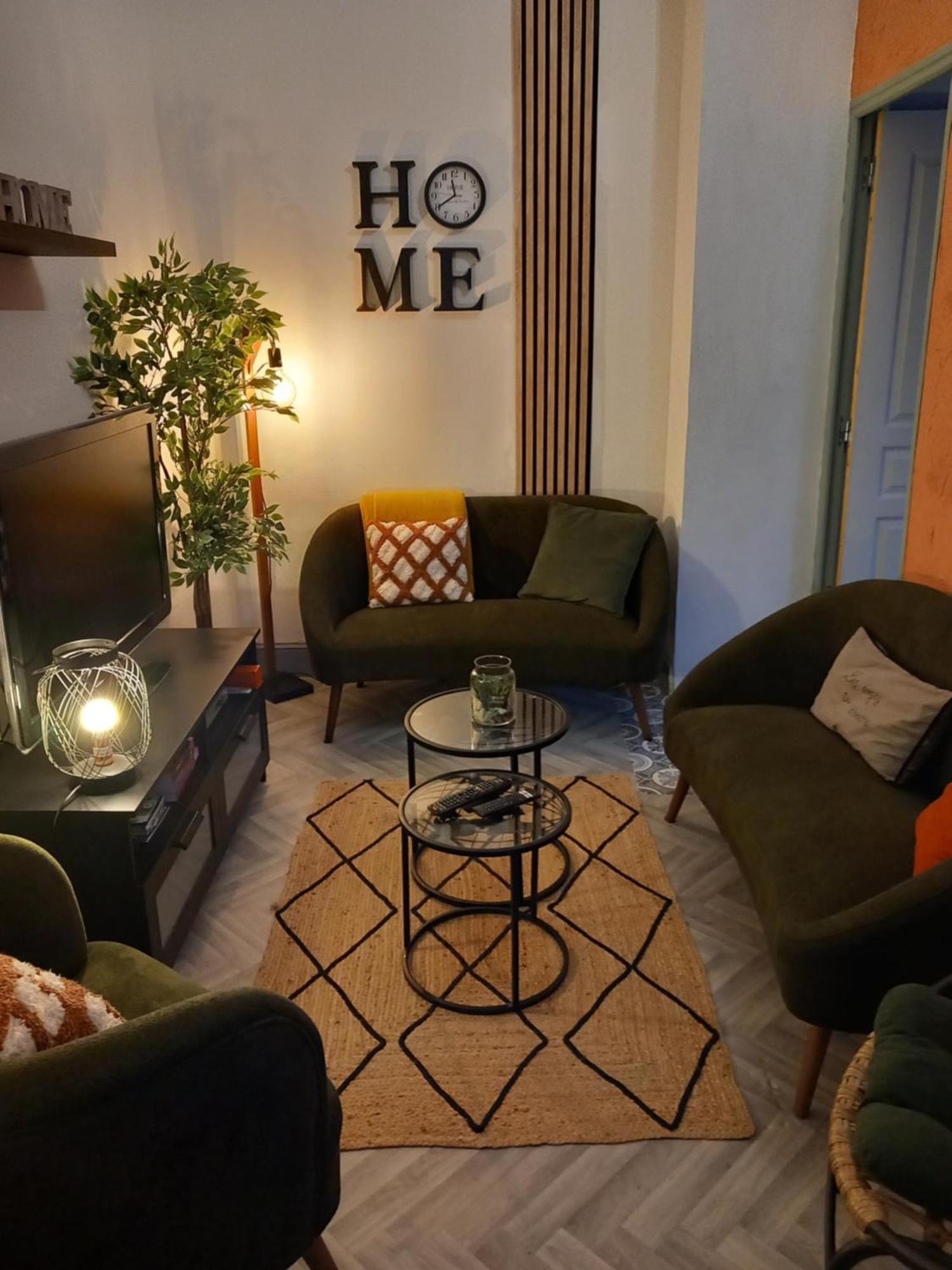 Les Loges Du Theatre Degustation Champagne Offerte Jacuzzi Sauna Jeux Velos Maison Prive 150M2 Historique 14Pers Max Emplacement Exceptionnel Et Chic, 200M De L'Avenue De Champagne, Gare, Musee, Jardins, Restaurations, Toutes Commodites 埃佩尔奈 外观 照片
