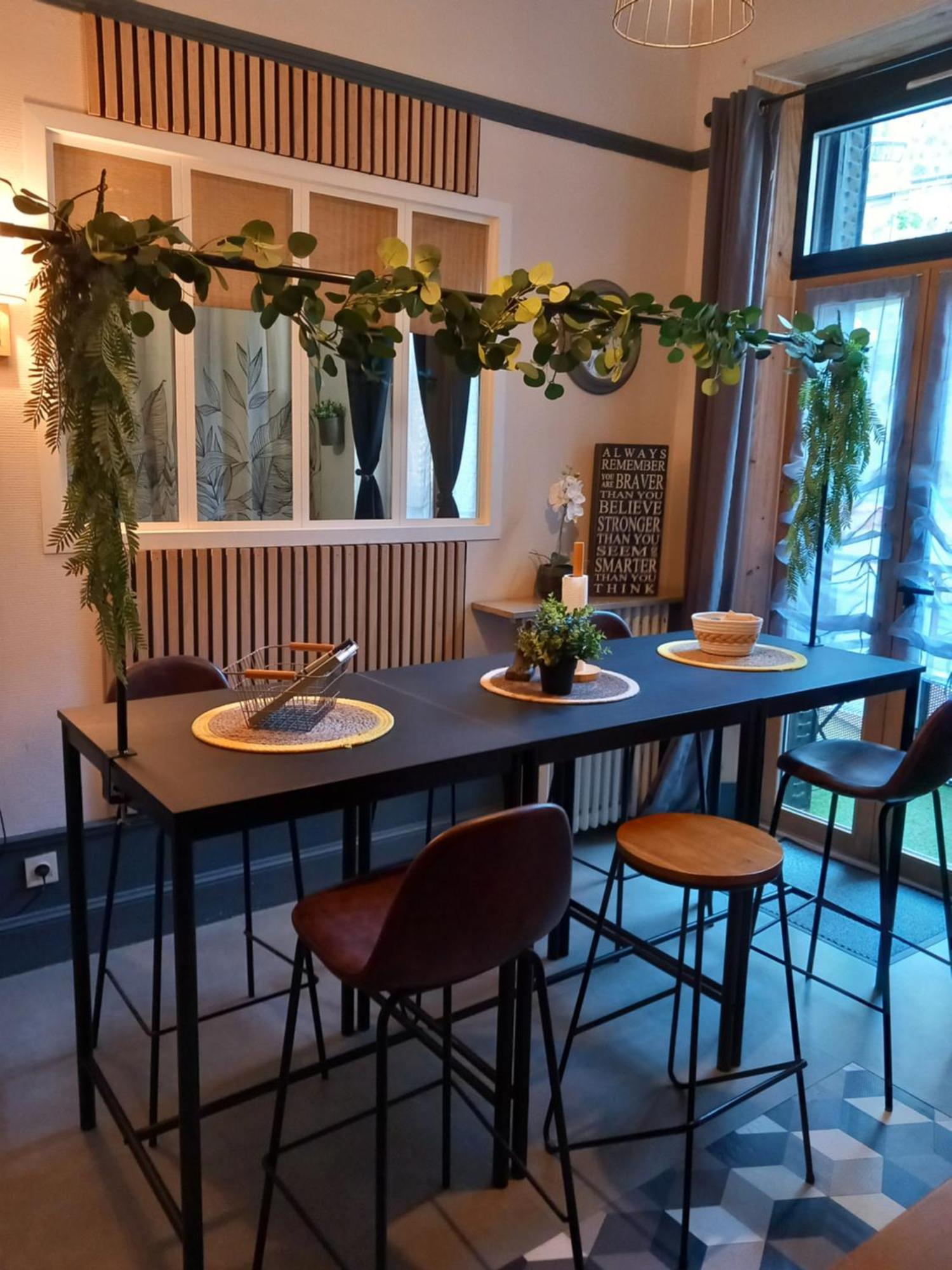 Les Loges Du Theatre Degustation Champagne Offerte Jacuzzi Sauna Jeux Velos Maison Prive 150M2 Historique 14Pers Max Emplacement Exceptionnel Et Chic, 200M De L'Avenue De Champagne, Gare, Musee, Jardins, Restaurations, Toutes Commodites 埃佩尔奈 外观 照片
